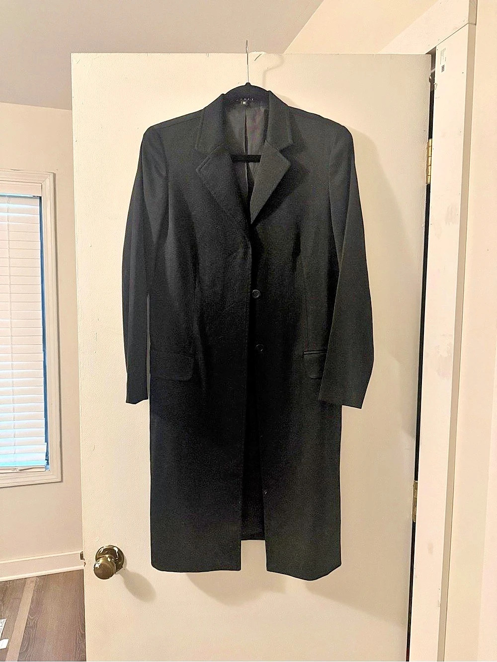 Theory Long Black Coat Size Medium Like New
